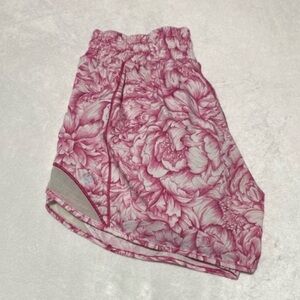 Lululemon Hotty Hot Short II *Long 4" Floral Bloom White Star Ruby / White